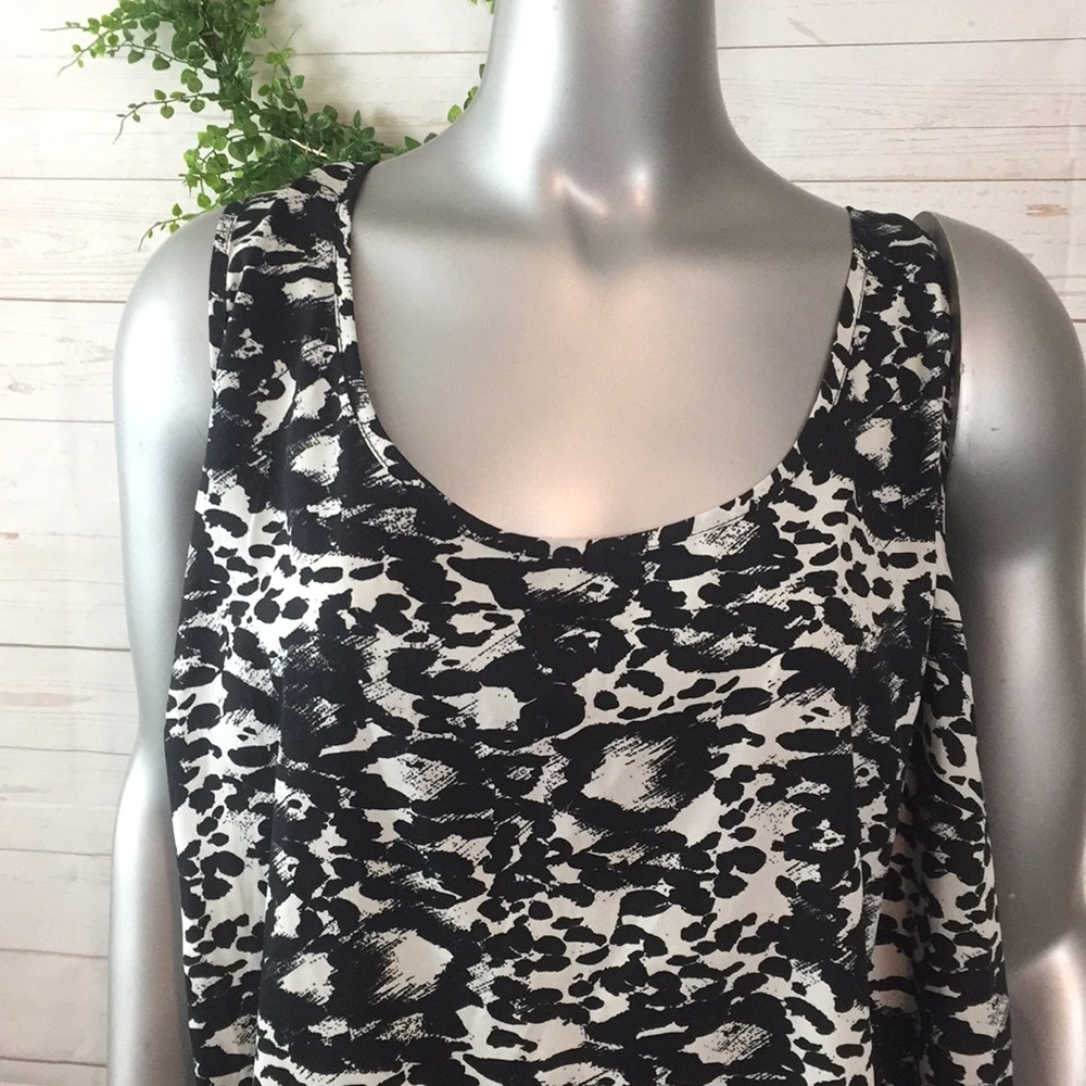 Label Be size 22 black & white sleeveless blouse - Picture 2 of 8